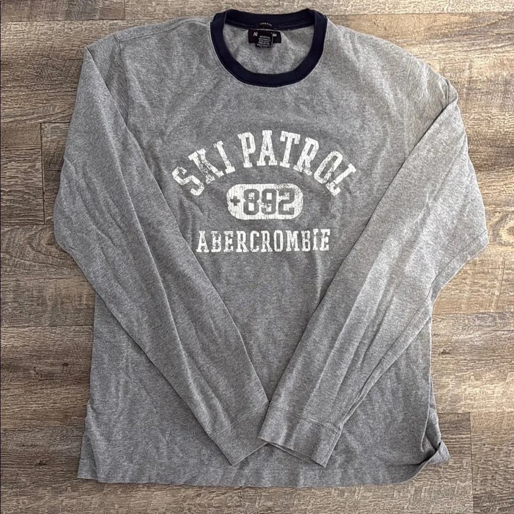 Abercrombie & Fitch Gray Long Sleeve Tee - Picture 3 of 5
